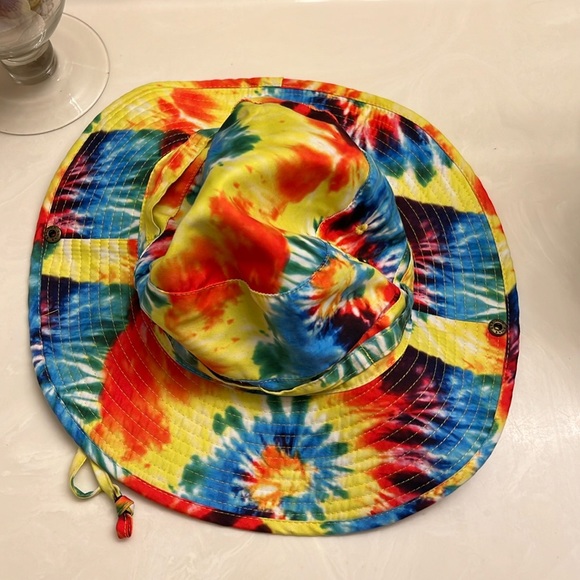 Tie-dye bucket hat with adjustable chin string - Picture 1 of 4